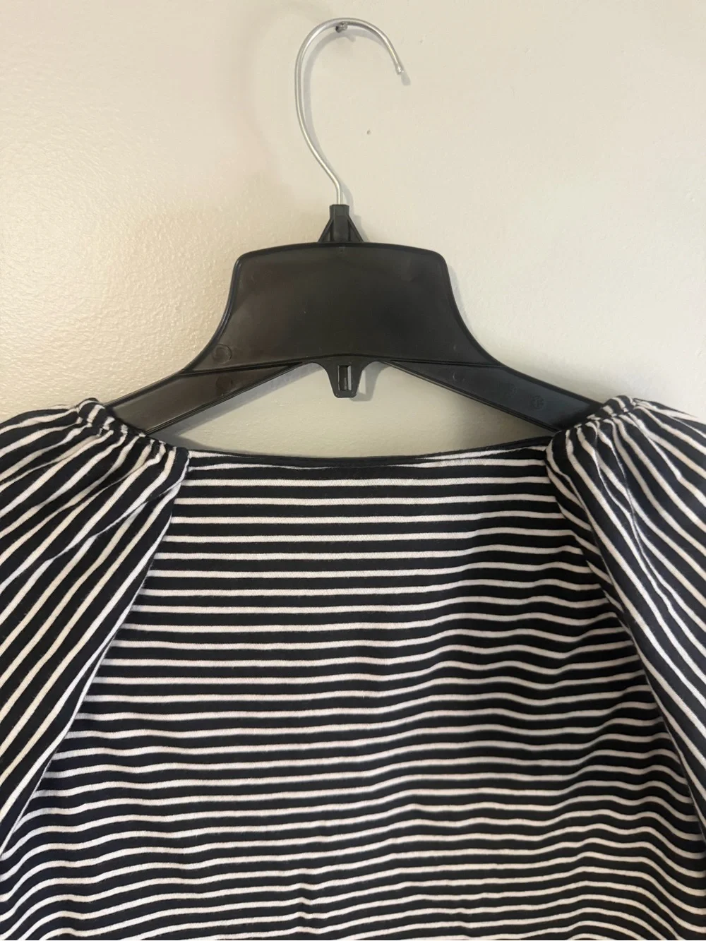 Banana Republic Black & White Striped Puff-Sleeve Top size XS